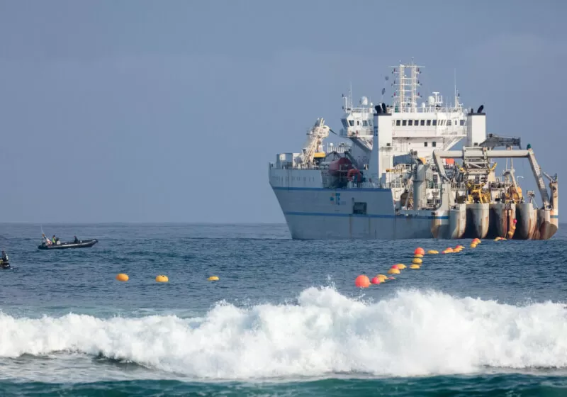 Meta plans to lay down a $10 billion subsea fiber optic cable