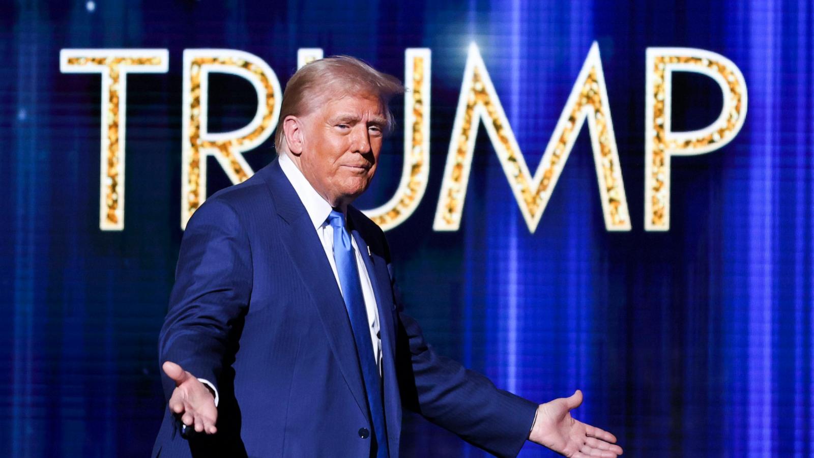 In promising to shake up Washington, Trump is in a class of his own