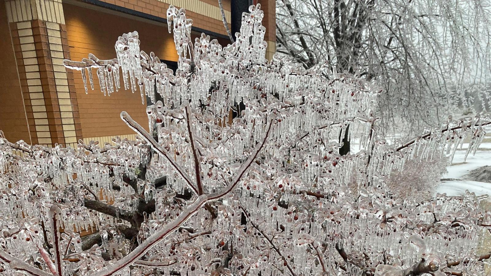 Rain turns to ice, cuts power in Great Lakes region while Tennessee braces for wild weather