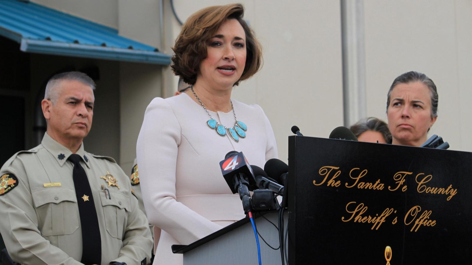 Judge weighs bid to withhold investigation records in deaths of Gene Hackman, wife