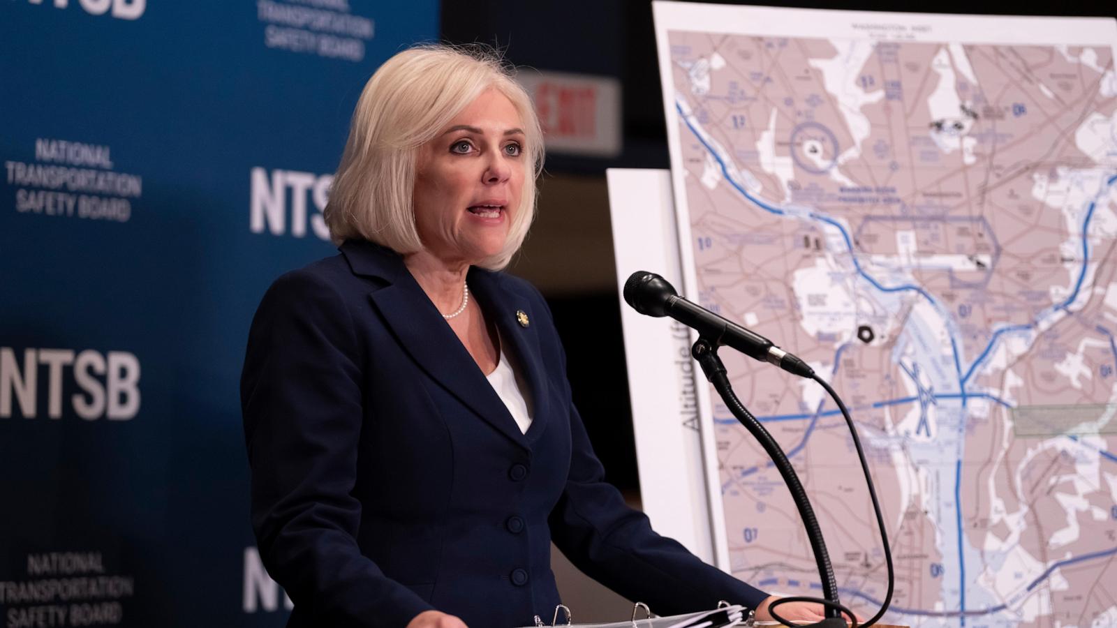 What is known about the deadly air crash between a passenger jet and a US Army helicopter