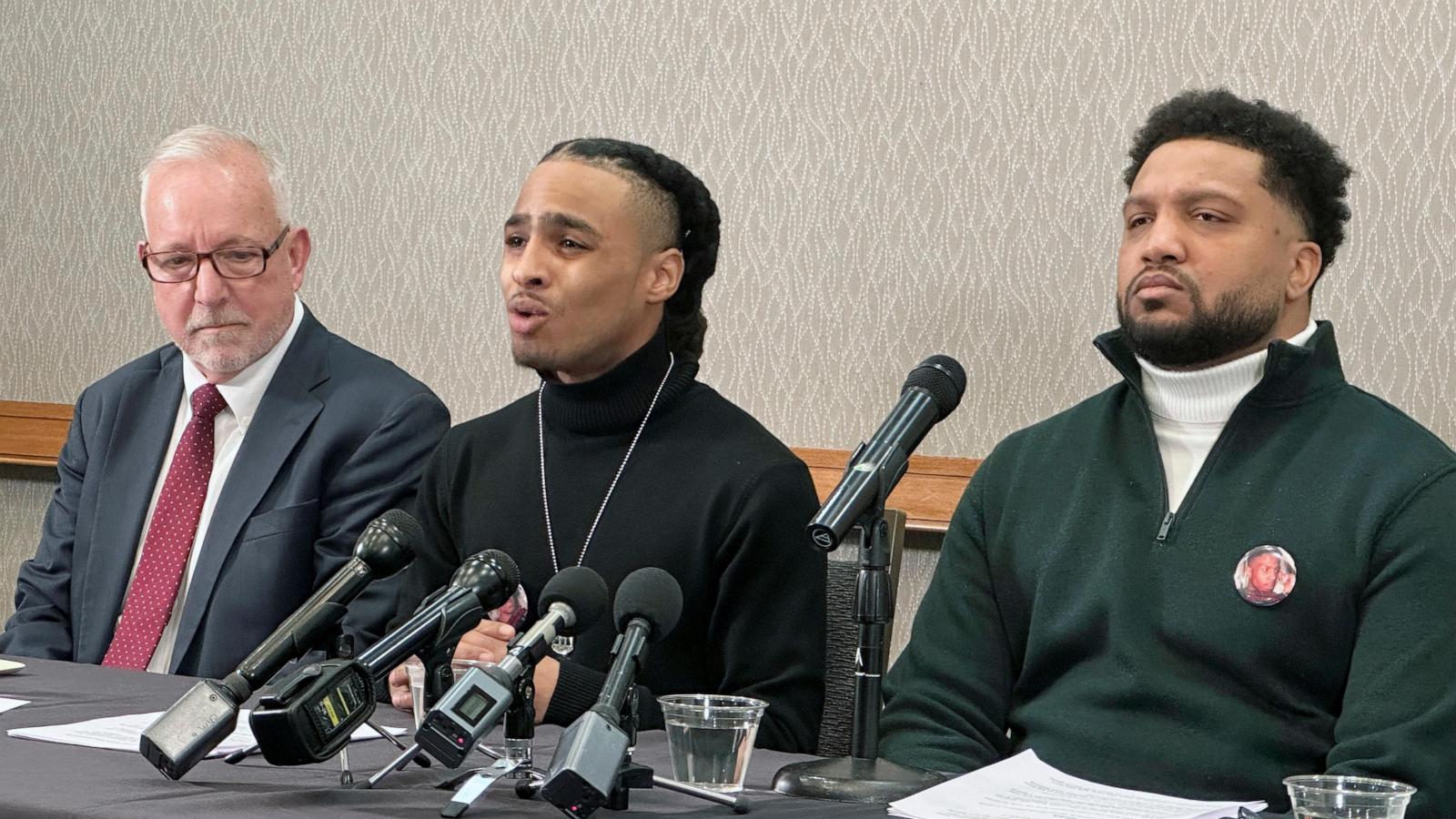 Prosecutor makes offers to 10 New York prison guards charged in inmate's death