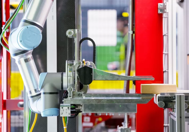 Amazon unveils warehouse robot with sense of touch, raising more concerns about job losses