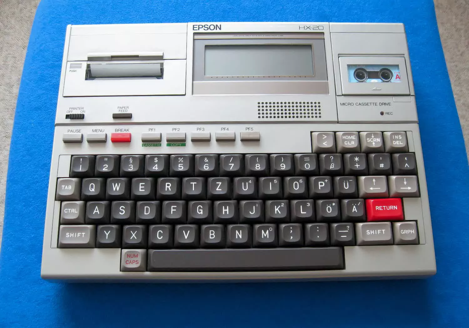 Which one of these features was available on the 1982 Epson HX-20 notebook computer?
