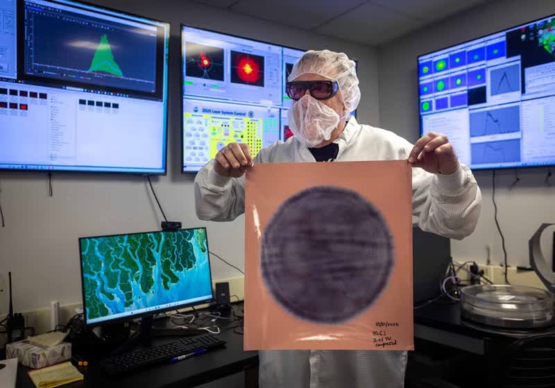 The most powerful laser in the US reaches 2 petawatts, setting new records