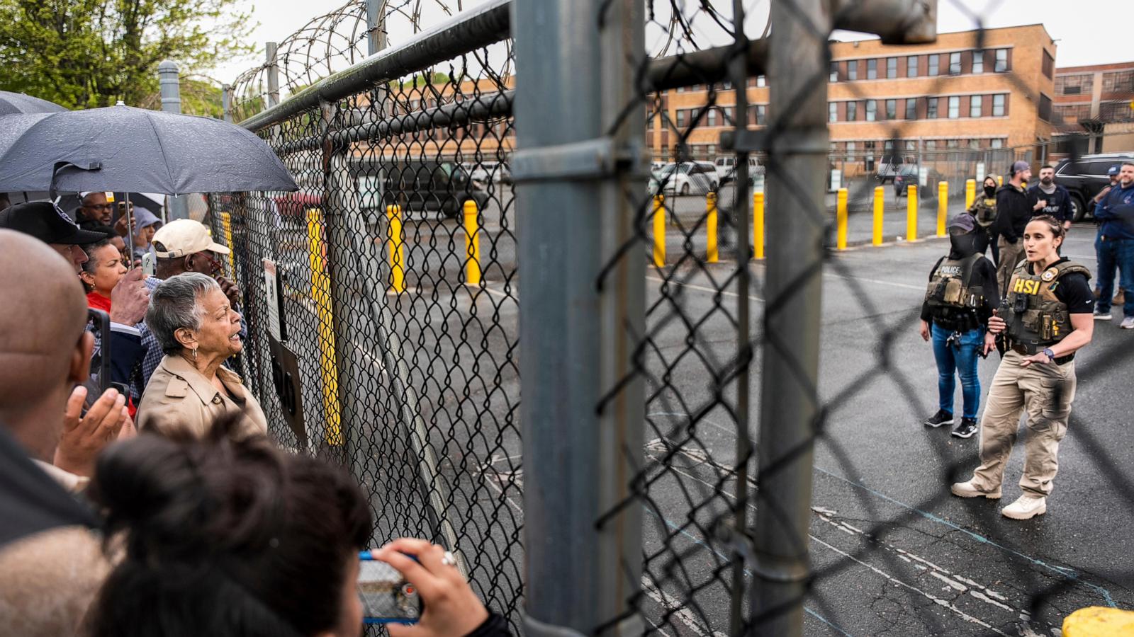 Mayor of Newark, New Jersey, released after arrest at immigration detention center