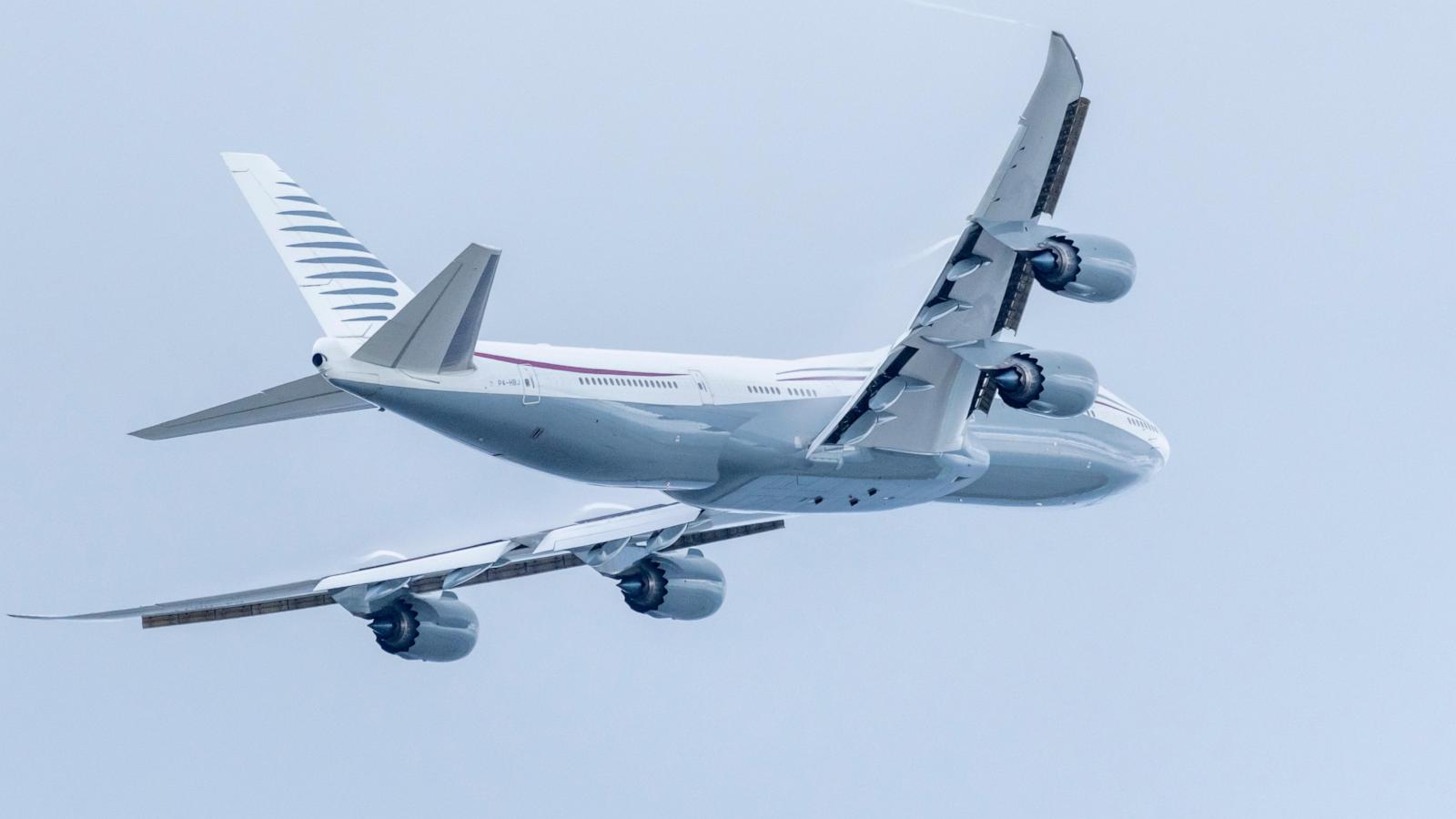 What is the Emoluments Clause? And how might it apply to Qatar giving Trump a plane?