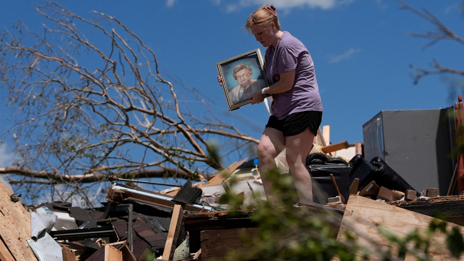 At least 18 killed as severe weather lashes Kentucky, and 9 more die elsewhere