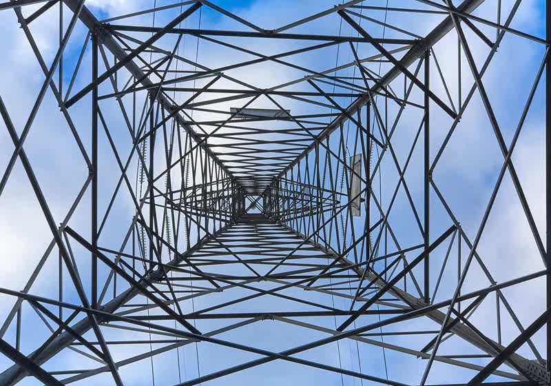 A shortage of high-voltage power cables could stall the clean energy transition