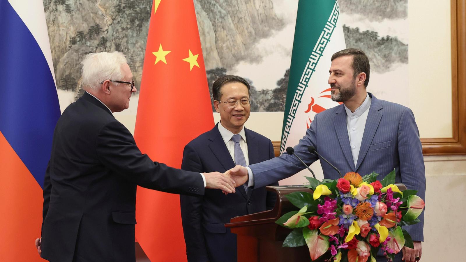 Iranian negotiator doesn't rule out exiting nuclear treaty if sanctions are reimposed