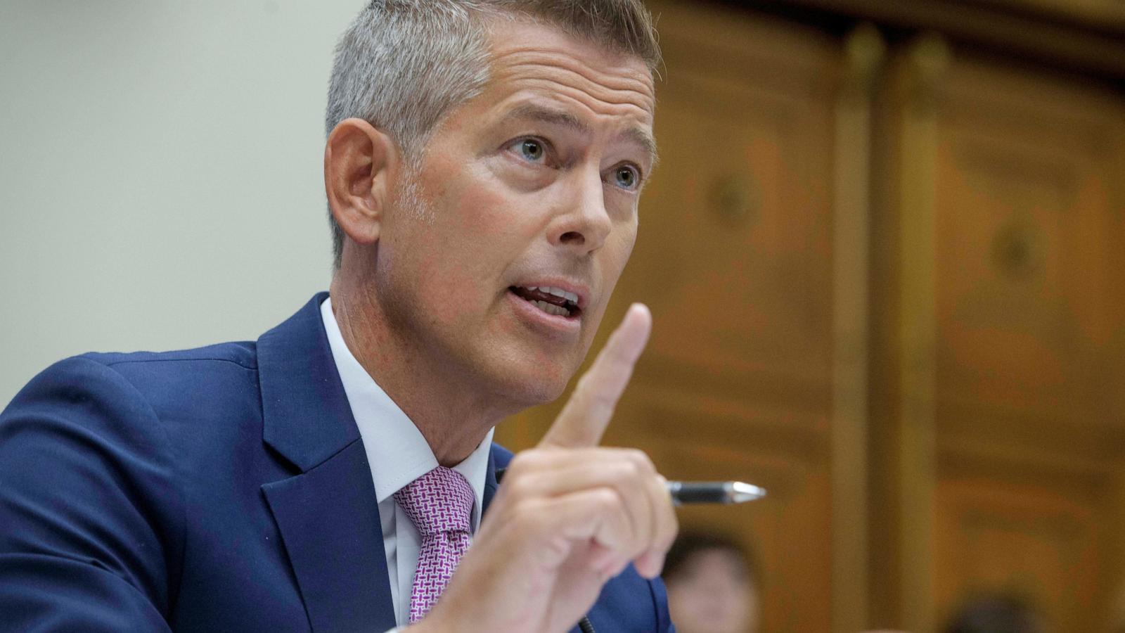 Trump administration imposes limits on Mexican flights and threatens Delta alliance in trade dispute