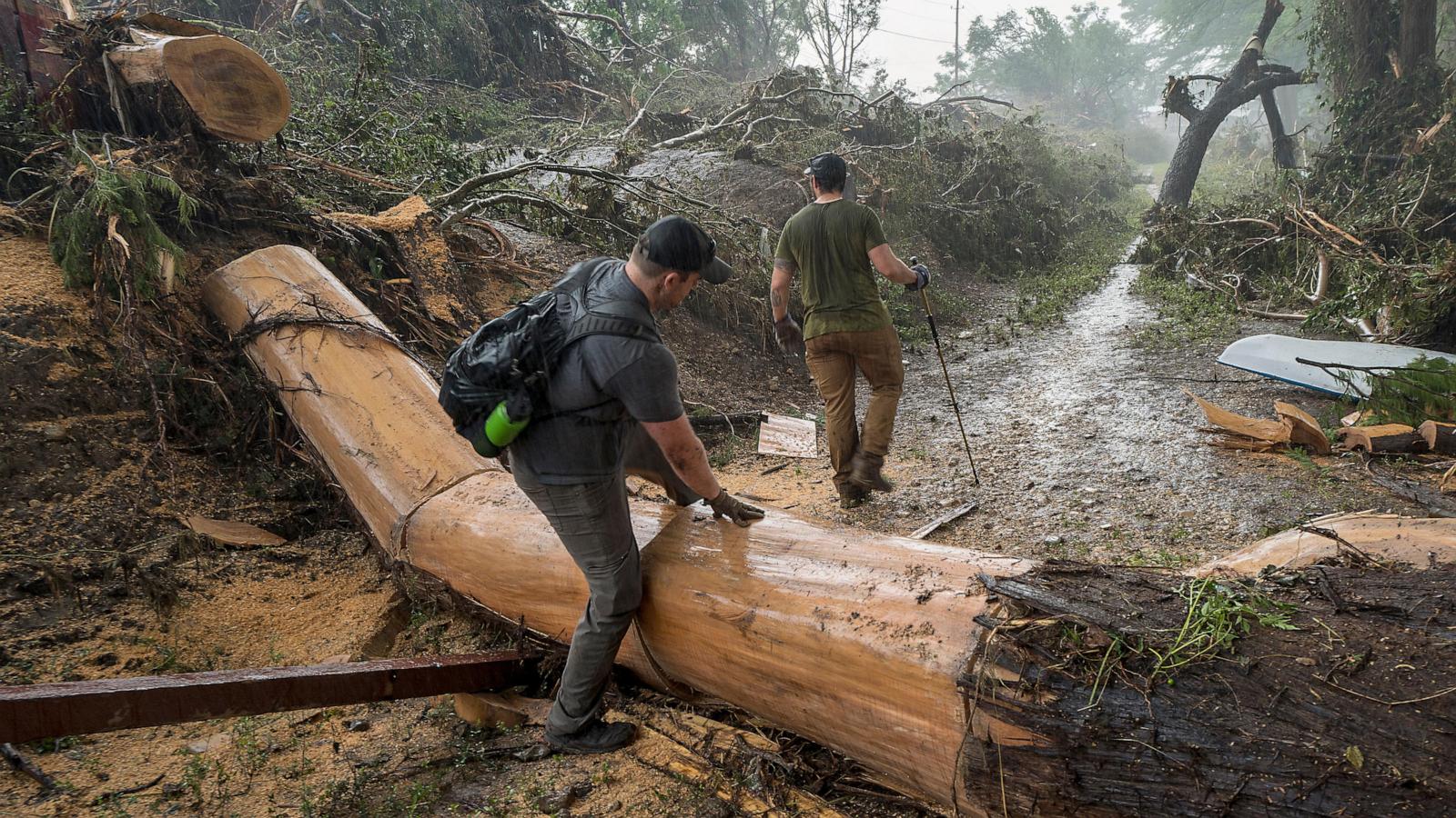 Volunteers flock to help search efforts after Texas floods even as officials warn them away