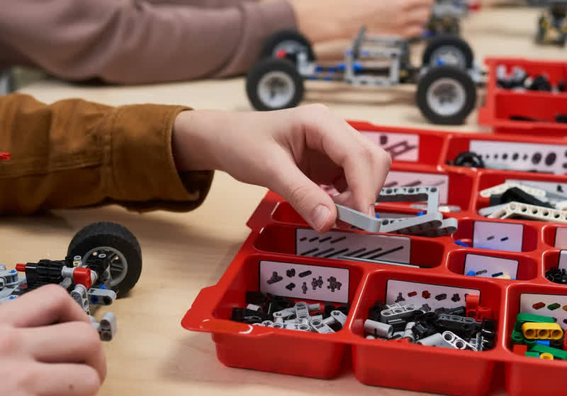 DIYer turns Lego bricks into a fully operational 3D printer