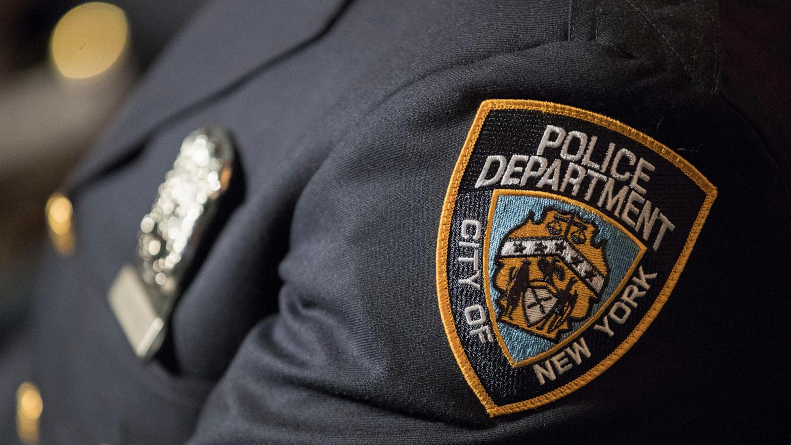 Off-duty NYPD officer fatally shoots man on Staten Island pointing fake gun