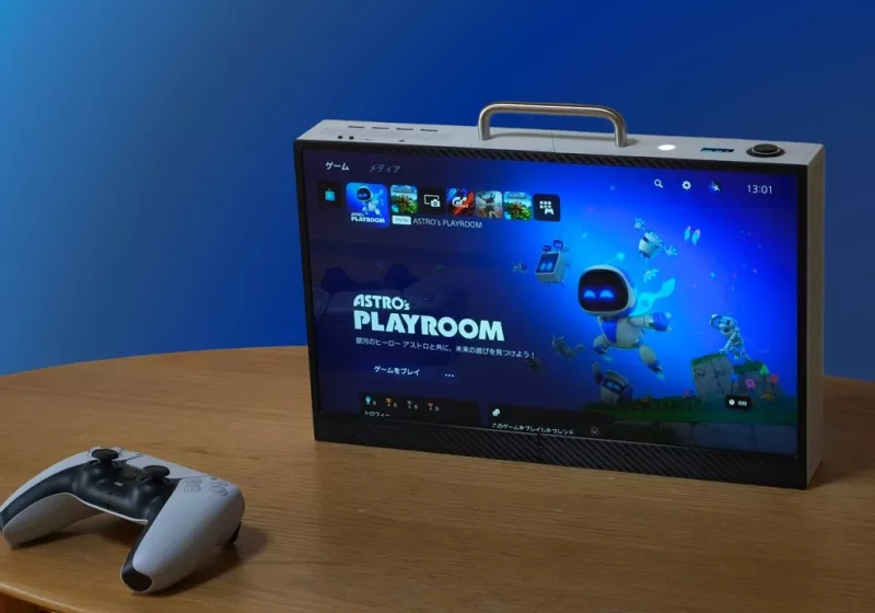 This DIY "briefcase" PS5 is 60% smaller than the original, even with its built-in 15-inch display