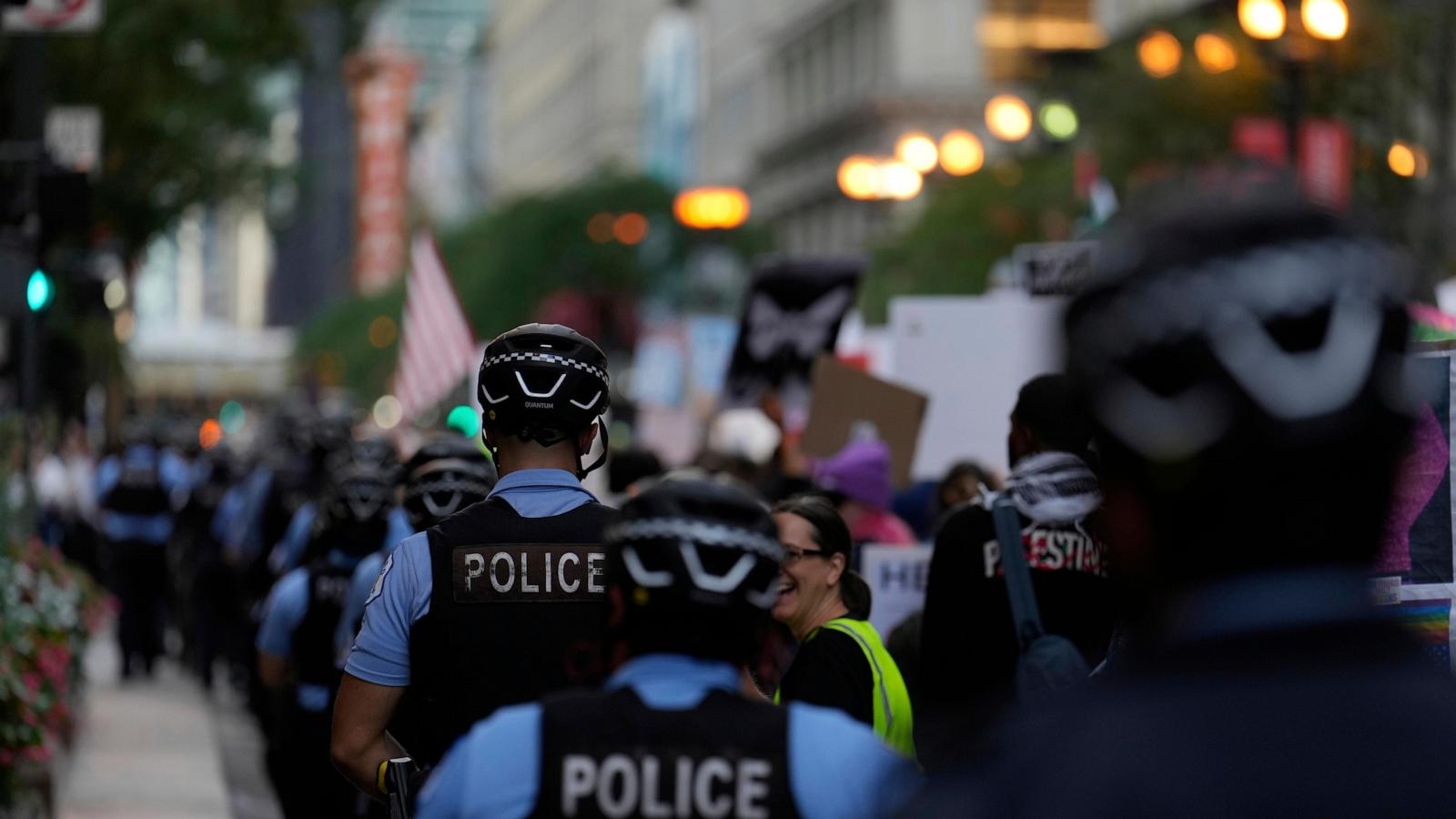 Potential federal intervention poses challenges for Chicago police on the ground