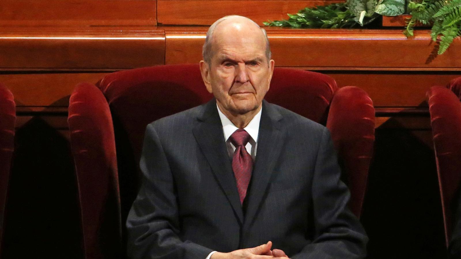 Thousands of mourners expected to attend Mormon church president's funeral
