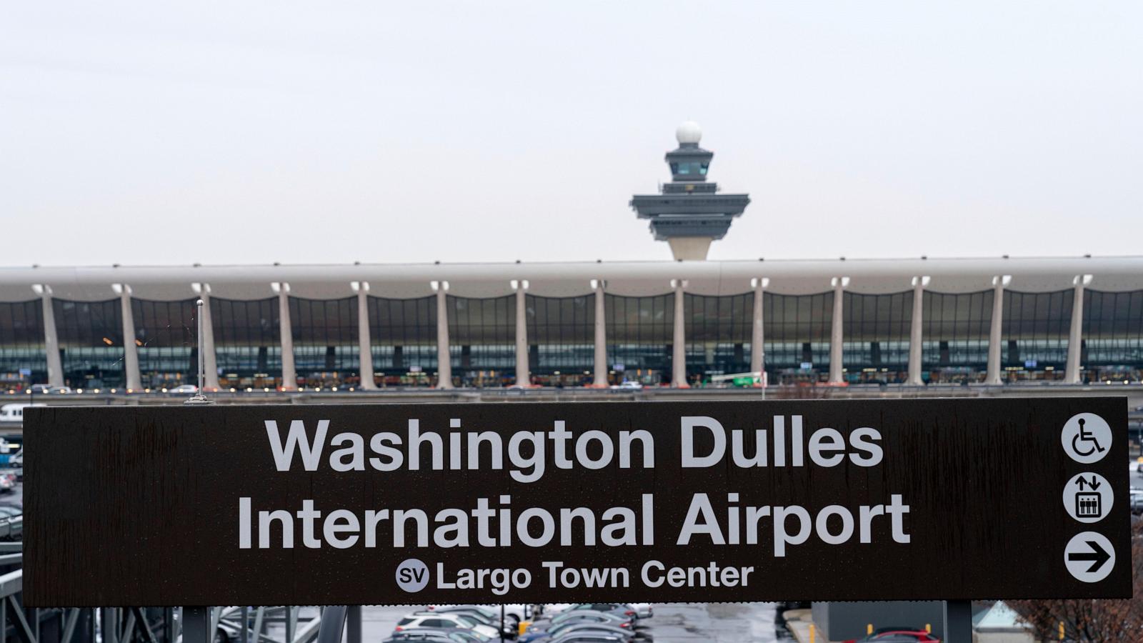 18 people sent to the hospital after mobile lounge crashes at Washington D.C.-area airport
