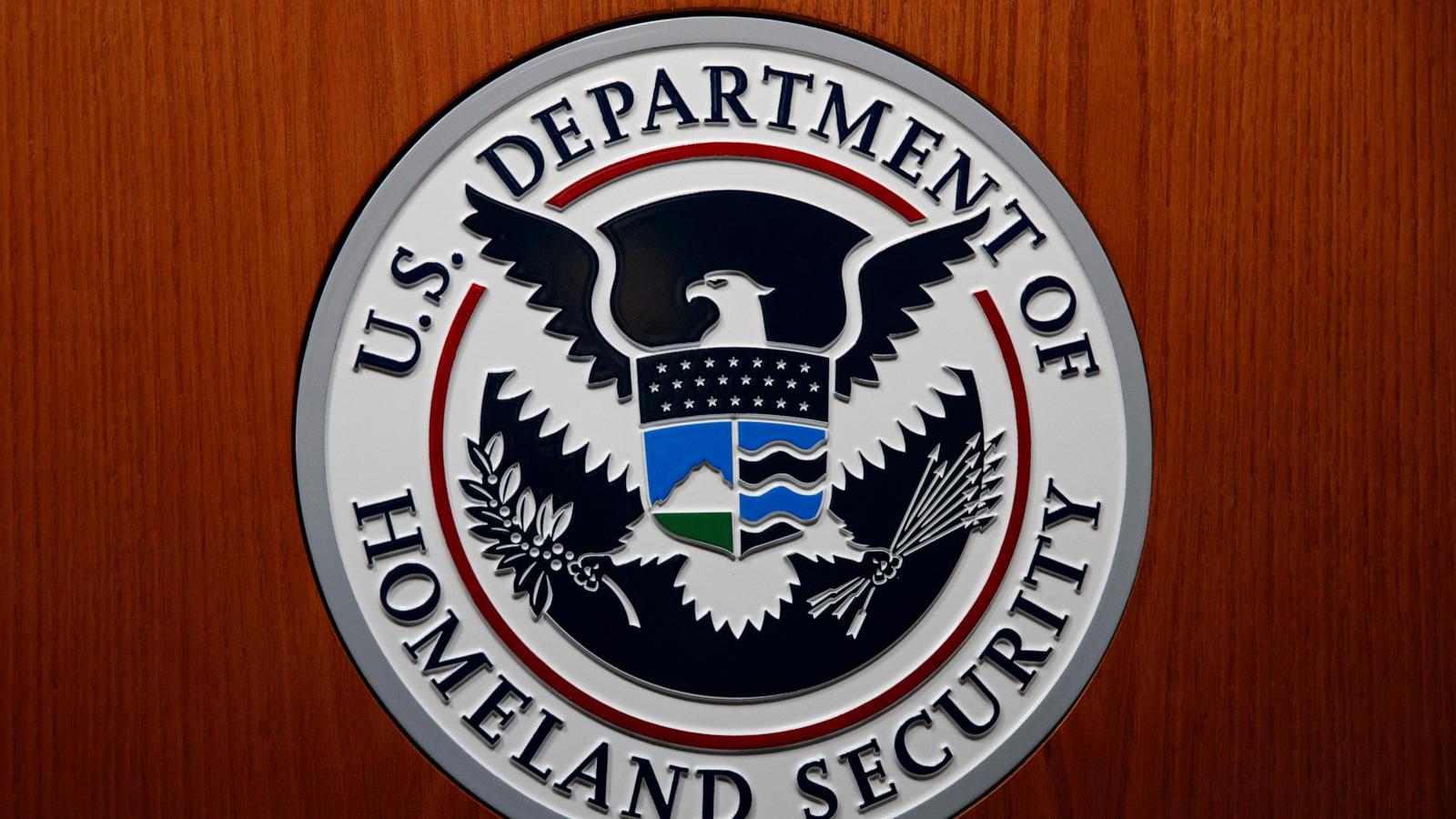 Feds drive off with 1-year-old girl after arresting her father in Los Angeles