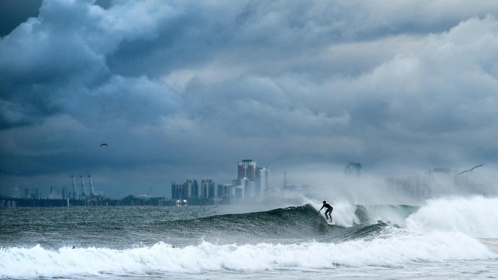 Lingering thunderstorms bring flooding risk to California