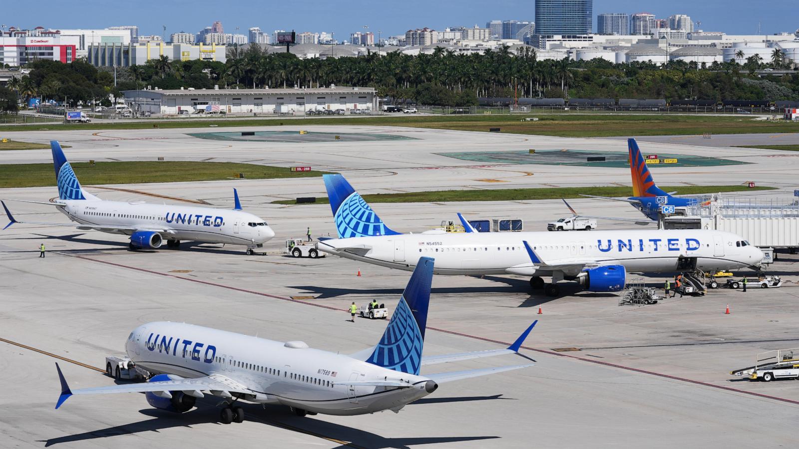 FAA lifts order slashing flights, allowing commercial airlines to resume their regular schedules