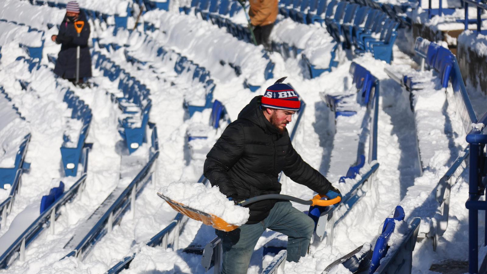 Great Lakes region preparing for bad weather over lake-effect snowfall ingredients