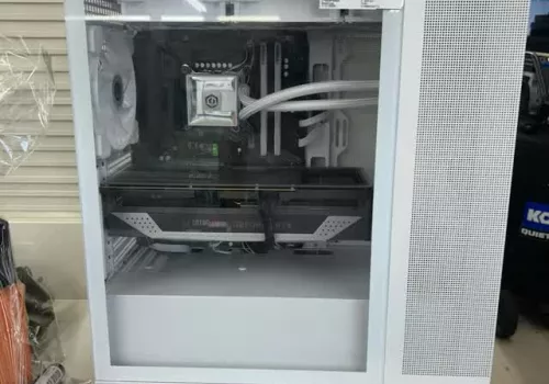 Someone bought a $600 PC hiding a 4070 Ti Super, Core i9-14900KS, and $700 worth of RAM