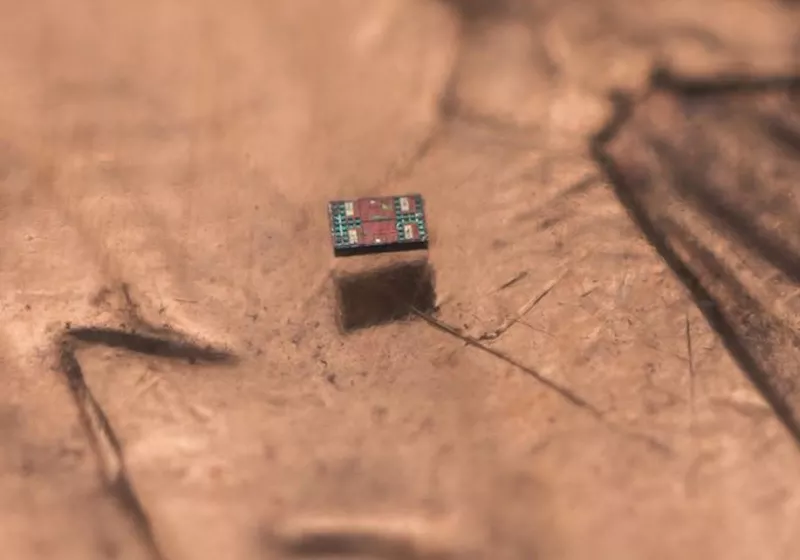Researchers build world's smallest autonomous robots