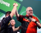 Title hopeful Bunting survives huge scare at PDC World Championship