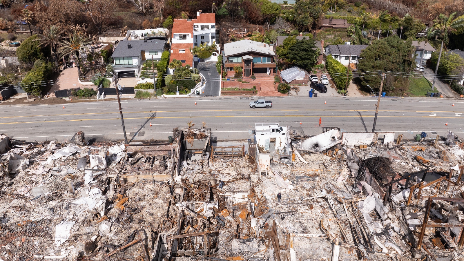 Zillow deletes climate risk data from listings after complaints it harms sales