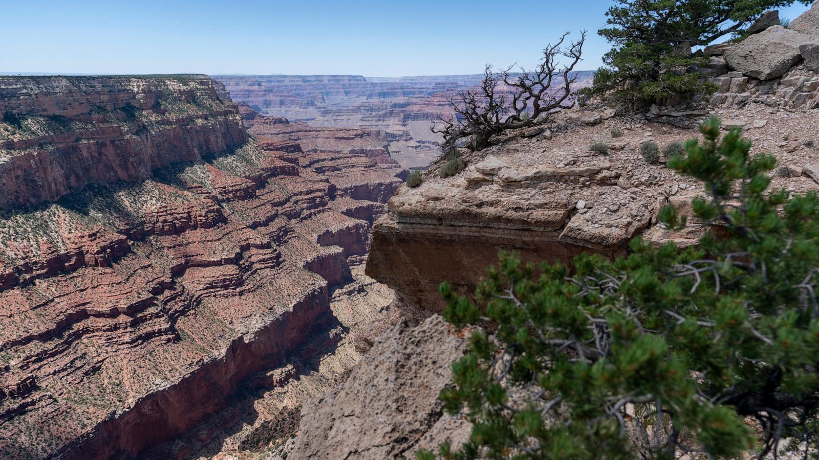 Grand Canyon reopens South Rim hotels after water-line is repaired