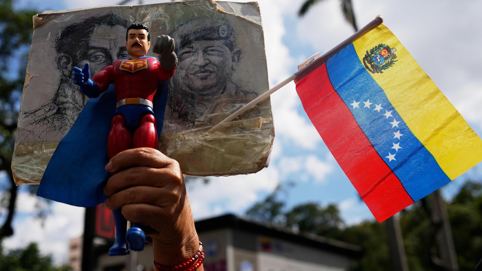 Photos of Venezuela the day after US forces captured President Nicolás Maduro