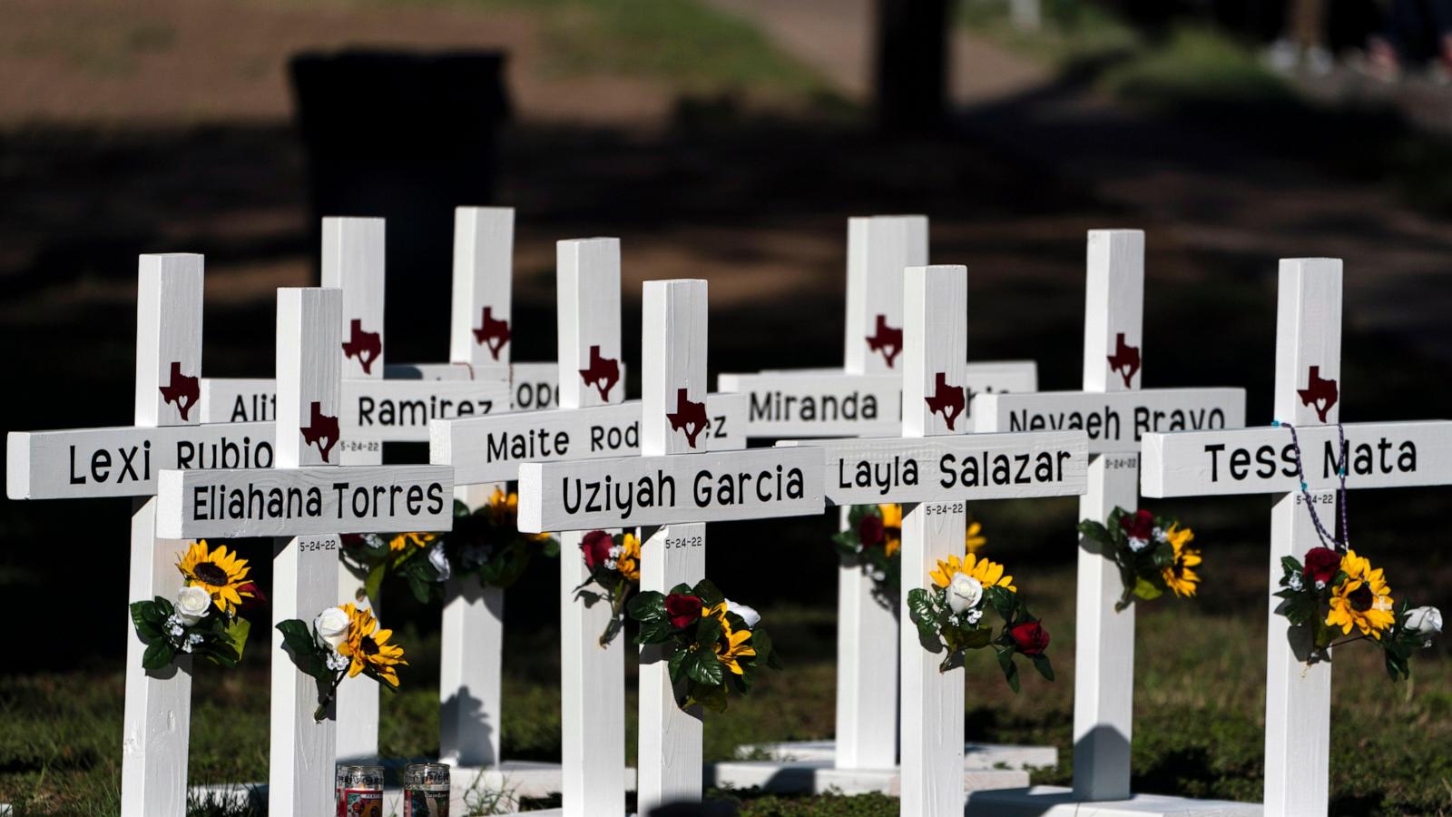 What to know about the Uvalde school shooting's first trial over police response