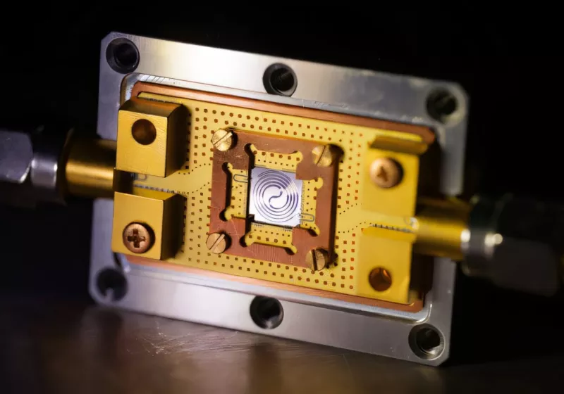 Low-noise microwave amplifiers bring quantum computers closer to scale