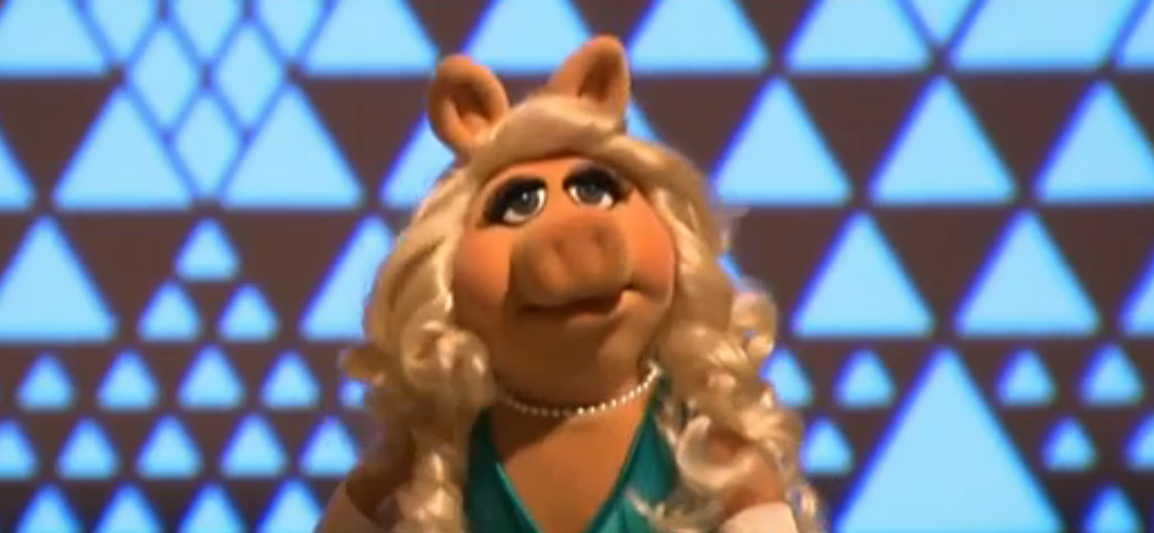 Feminism is for pigs too: Miss Piggy receives feminist award from Gloria Steinem