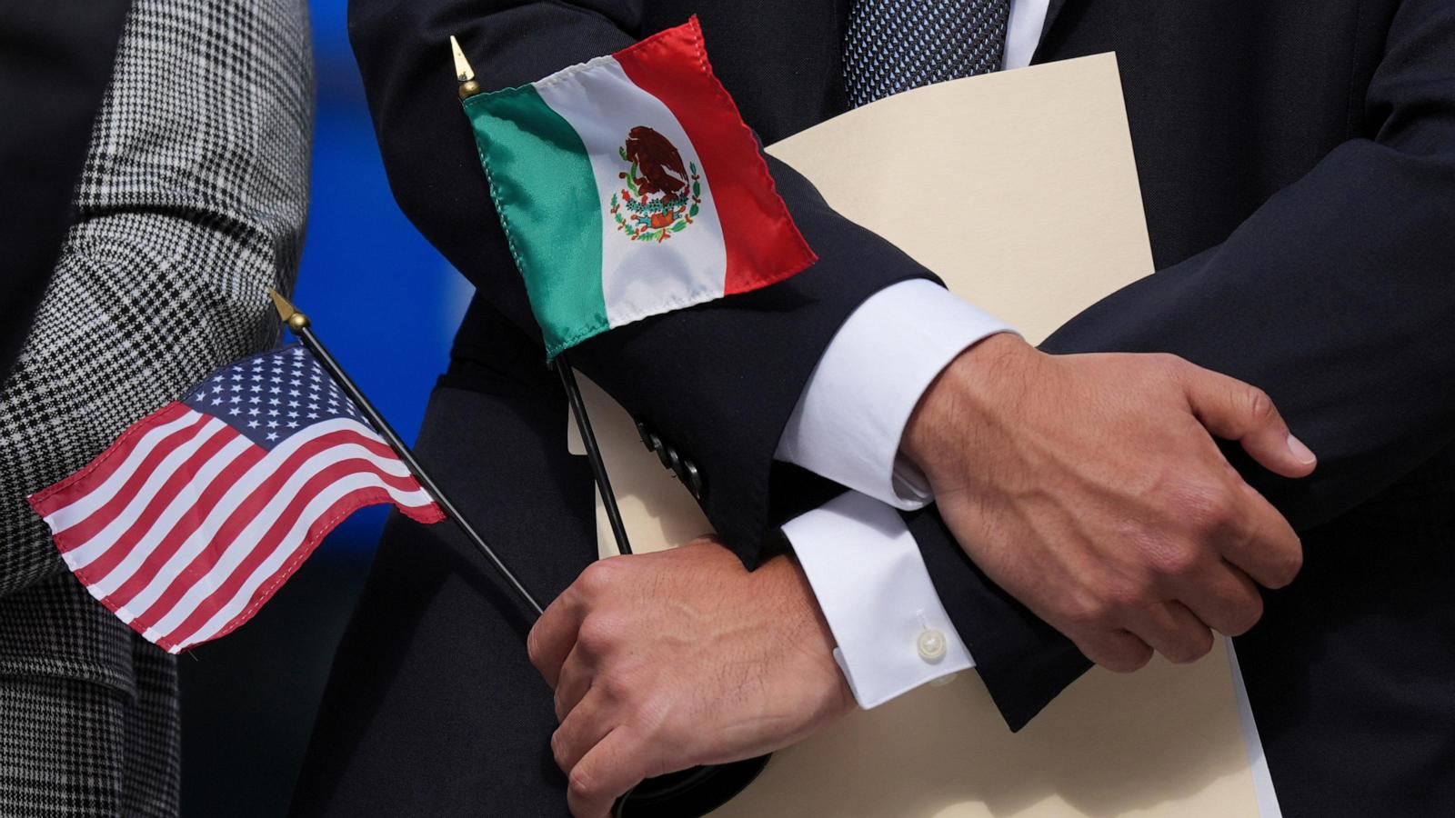 Explainer: Why are many Hispanic surnames formed from 2 names and how does that work in the US?