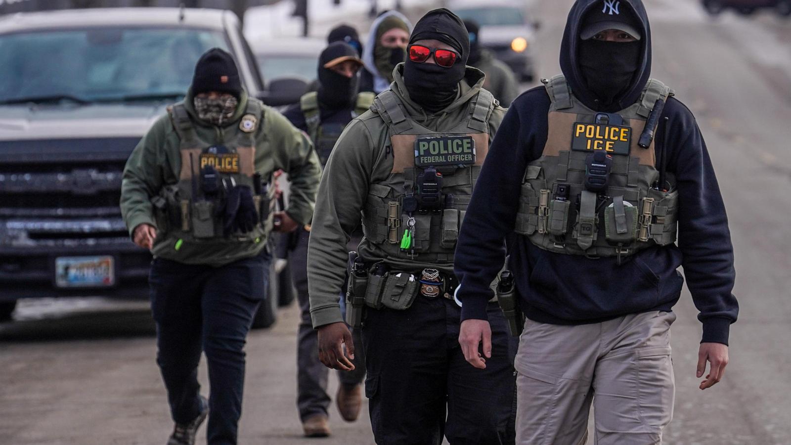 Hard hats and dummy plates: Reports of ICE ruses add to fears in Minnesota