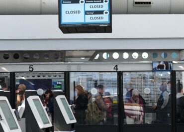 No clear path to ending the partial government shutdown as lawmakers dig in over DHS oversight