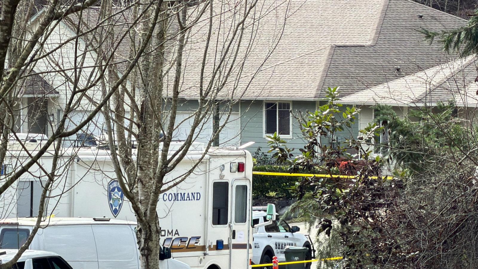 Man fatally stabs 4 people in Washington state as deputies head to serve him a restraining order