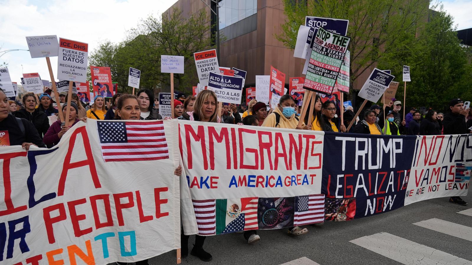 Chicago teachers want no school on May Day, testing city's mayor and school leaders