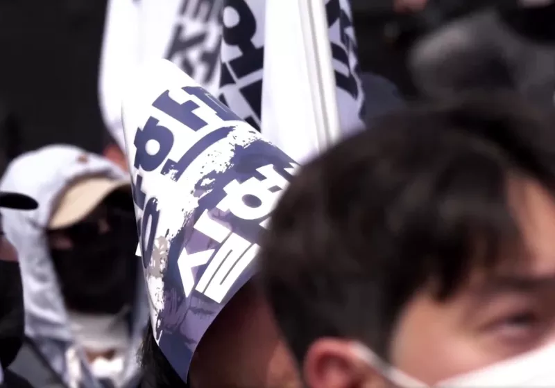 Samsung offered chip workers a $340,000 bonus to avoid a strike. They want it every year