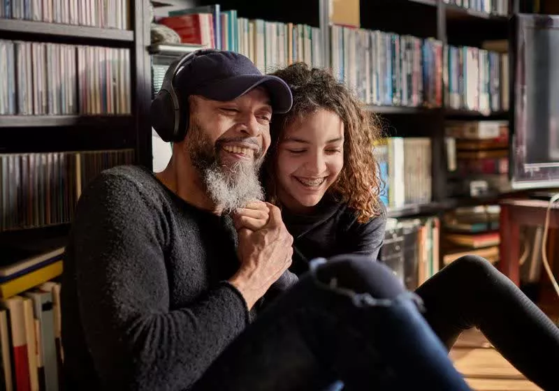 Windows can now share audio to two Bluetooth headphones at once, sort of