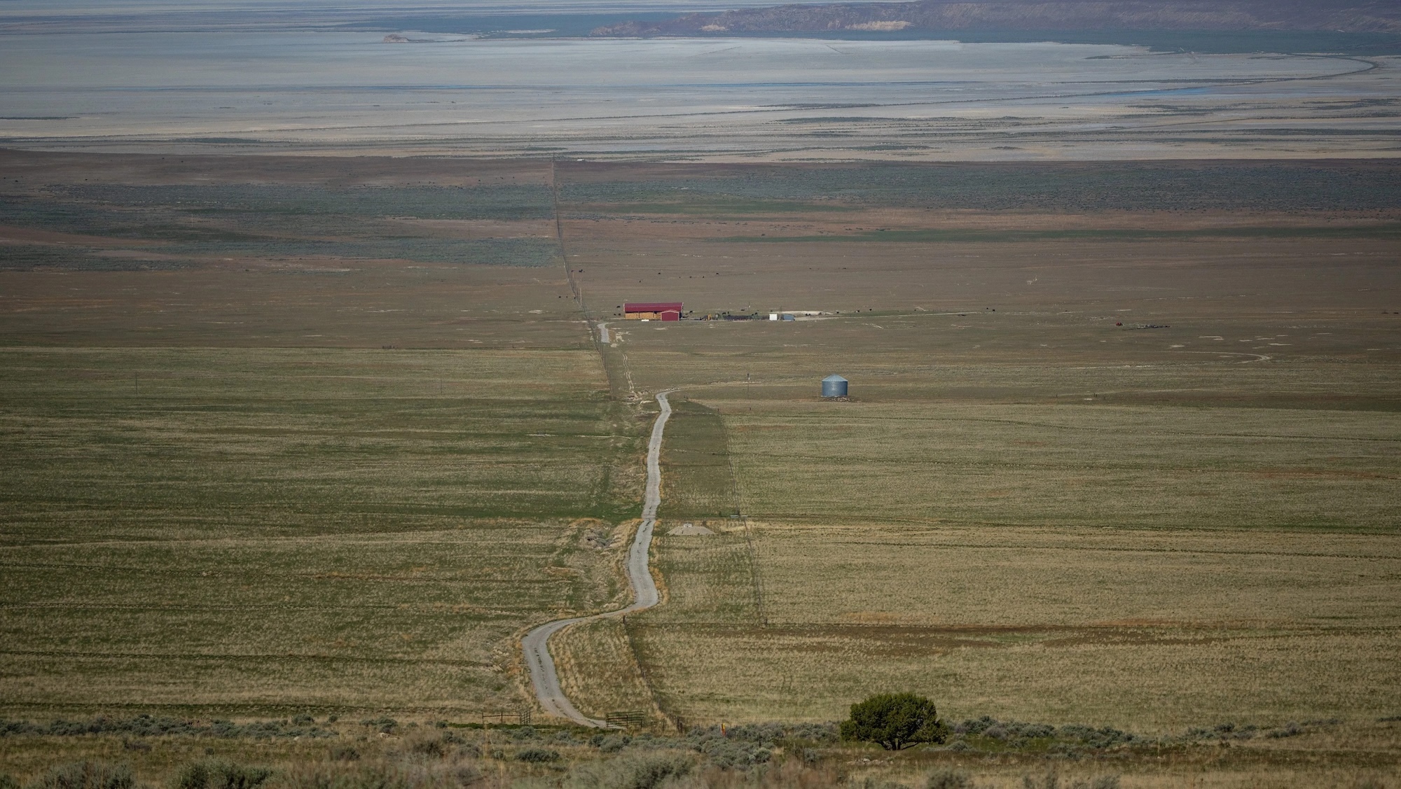 The world’s largest data center was supposed to run on 100% natural gas. Utah’s Republican governor says ‘never.’