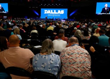 Southern Baptist Convention continues membership slide but grows in attendance, baptisms