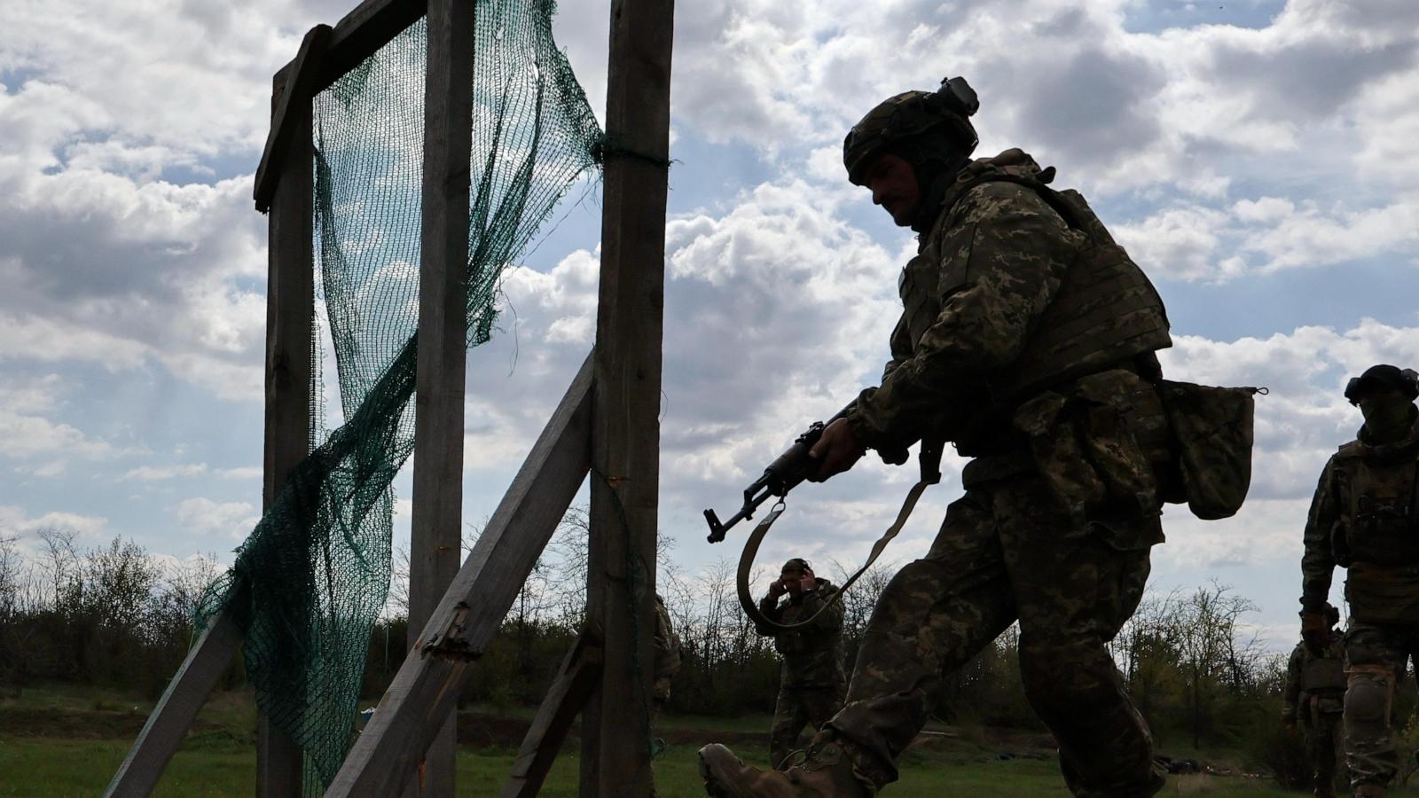 Supporters of bill to aid Ukraine and sanction Russia hit number to force House vote