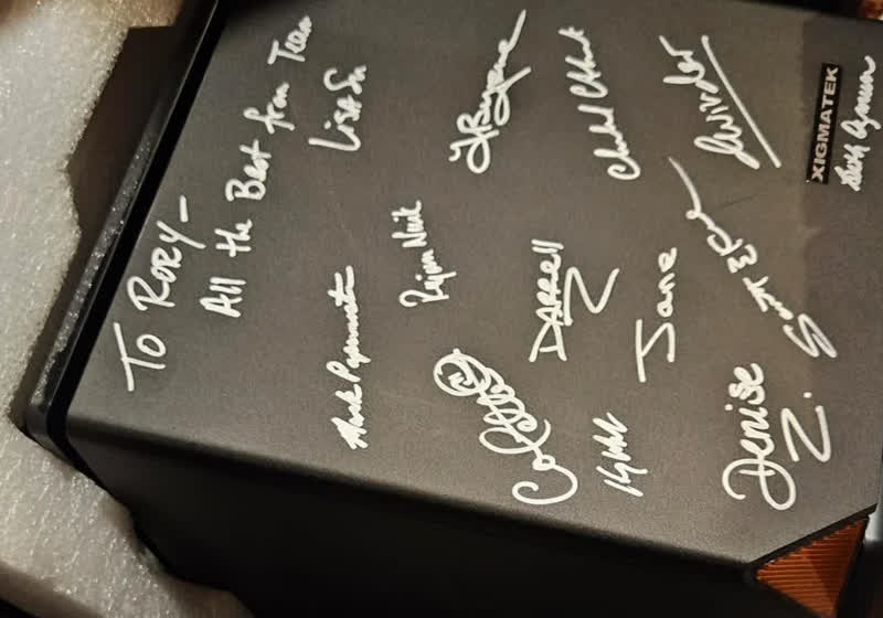 A one-of-a-kind AMD PC signed by Lisa Su was sitting unopened in a basement for a decade