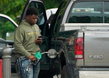 From unfilled gas tanks to fewer frills, retailers see US consumers rethink spending