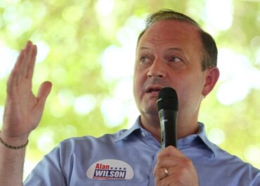 South Carolina voters will choose between two Trump-backed governor candidates in Republican runoff