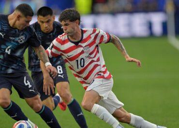 Christian Pulisic to miss US World Cup match against Australia because of calf injury