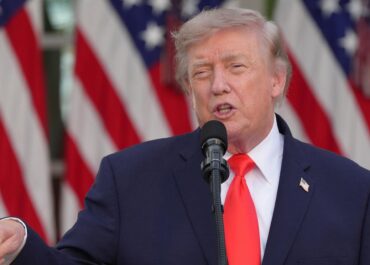 Trump threatens 100% tax on European imports